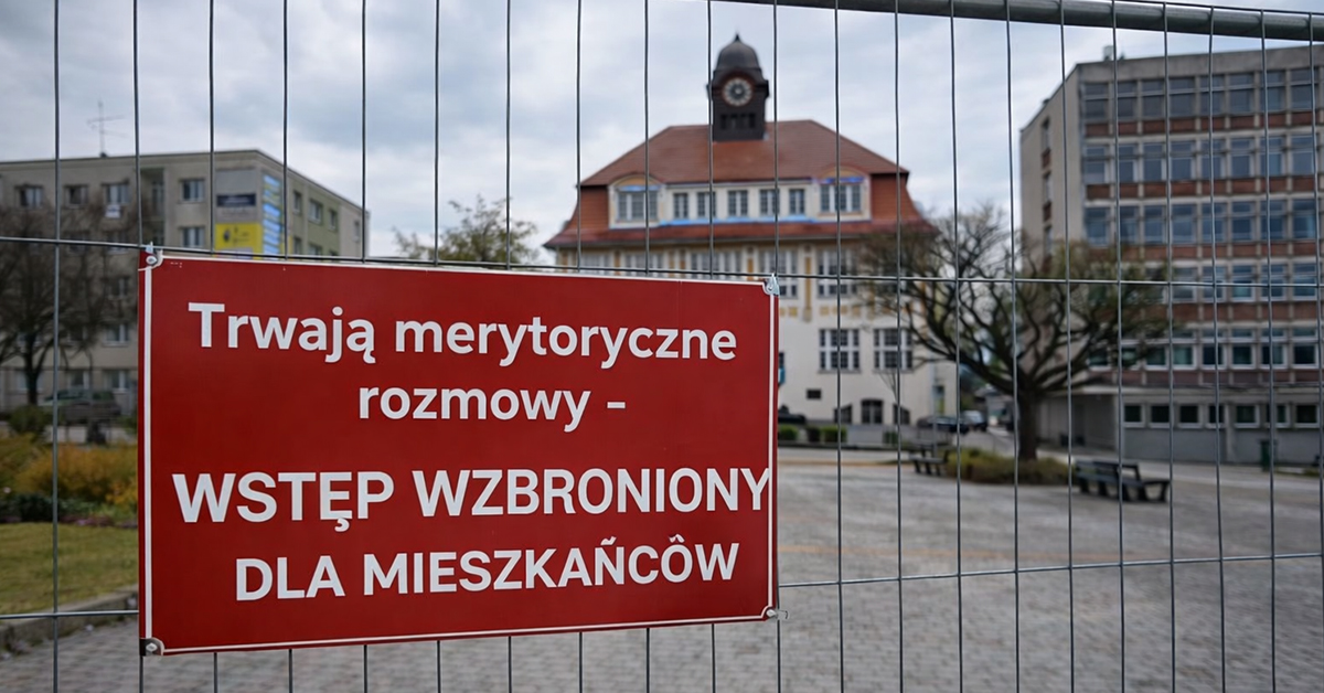 ratusz wstep wzbroniony